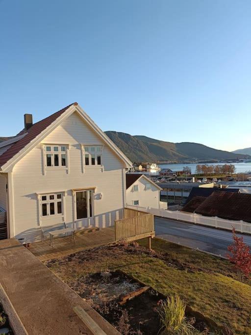 Charming House In Ulsteinvik With Free Parking 빌라 외부 사진